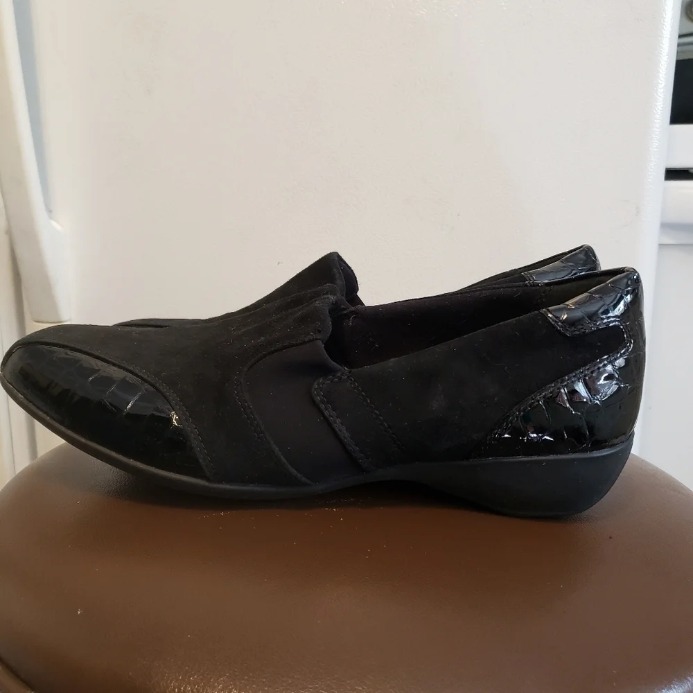 Clarks Black Faux Snakeskin Accent Suede Stretch